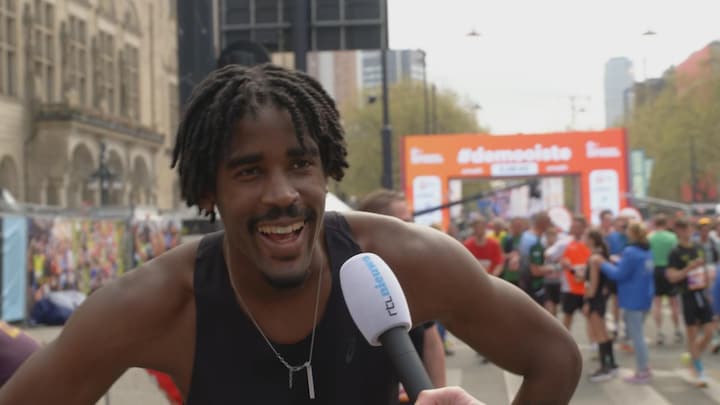 Vermoeid maar voldaan: blije gezichten bij finish marathon Rotterdam
