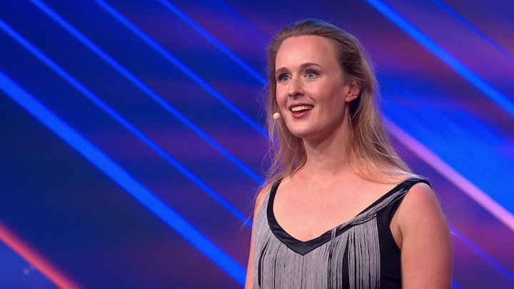 De theatrale Femke is terug met een lied over haar haat voor mannengriep