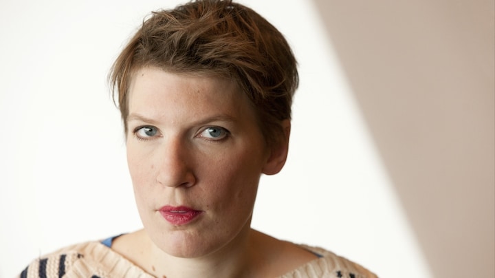 Dit was de carrière van schrijfster en cabaretière Paulien Cornelisse (50) 