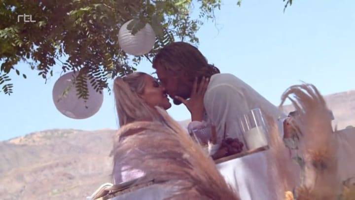 Jotti en Cas maken relatie officieel tijdens romantische date