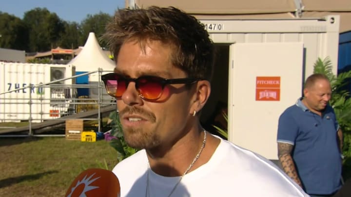 Vakantie met nieuwe vriendin heeft André Hazes 'niet teleurgesteld'
