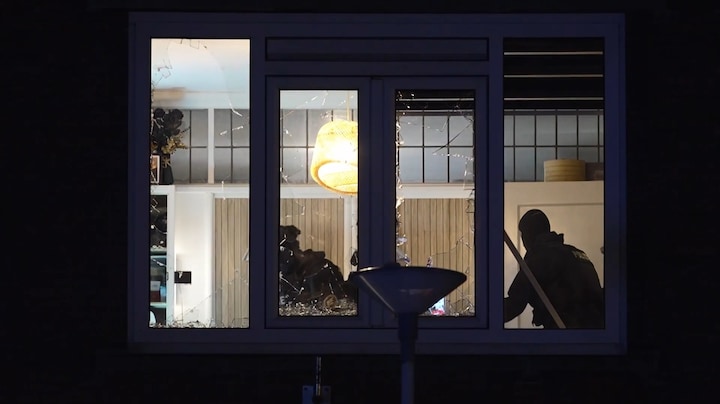 In 112 Vandaag: vrouw en kind vastgehouden in woning