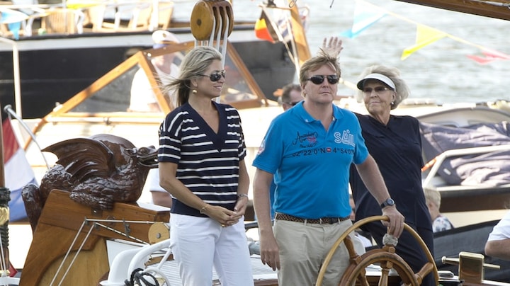 Koning Willem-Alexander aanwezig bij SAIL Amsterdam: 'Echte marineman'