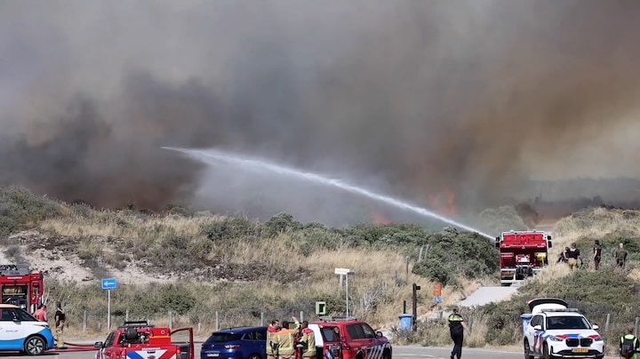 Eerste beelden brand in Wassenaarse duinen