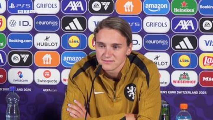 Liefde en rivaliteit: Miedema speelt vanavond tegen haar vriendin