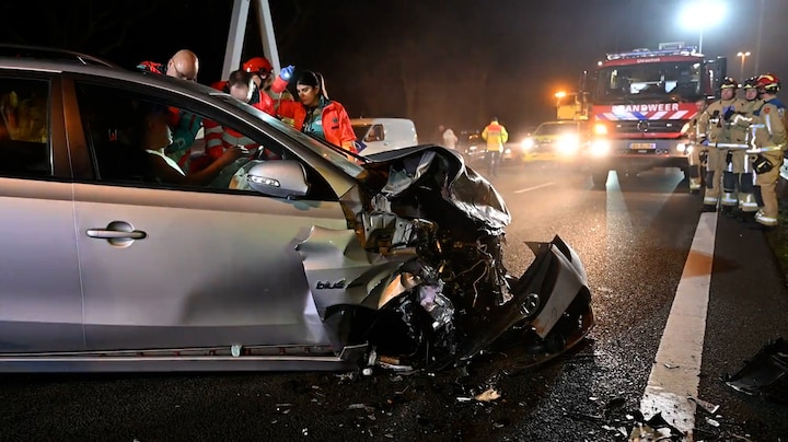 Vier auto&#x27;s betrokken bij zwaar ongeluk op A58