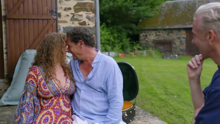 Walter en zijn nieuwe liefde lachen om grapjes over leeftijdsverschil: ‘Denken dat hij mijn vader is’