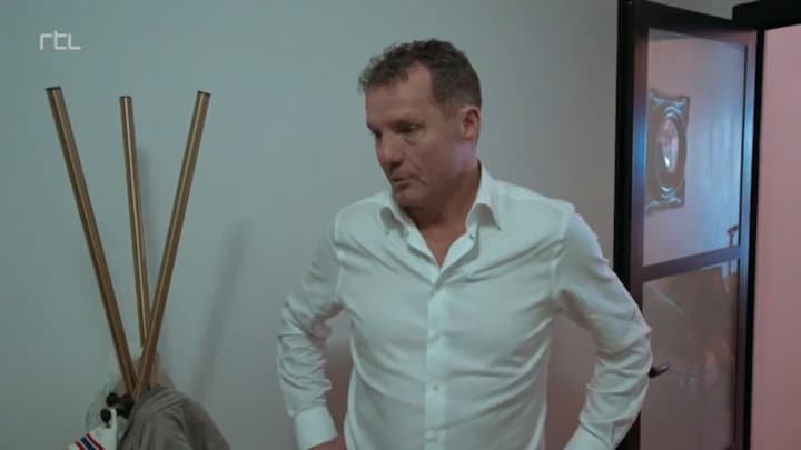 John moet noodgedwongen verhuizen voor Corry Konings