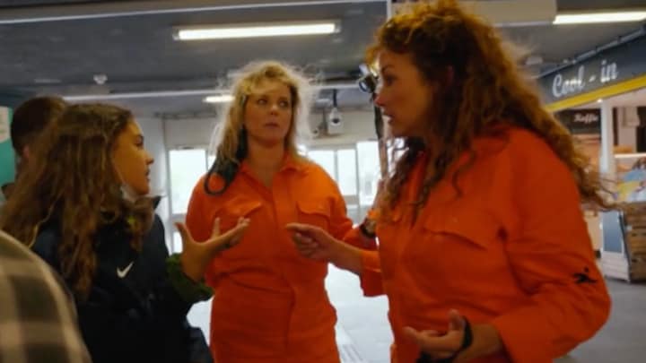 Katja Schuurman en Babette van Veen in paniek in Jachtseizoen