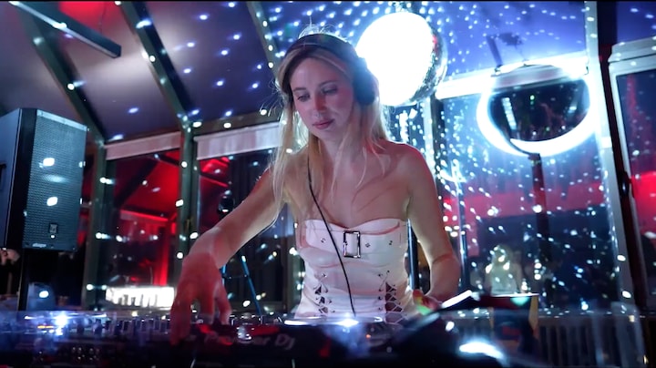 Oekraïners feesten tijdens de oorlog: 'We zullen dansen op Poetins graf'