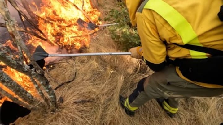 Nederlandse brandweerlieden helpen bij bosbranden Spanje: 'Bijna onmogelijk'