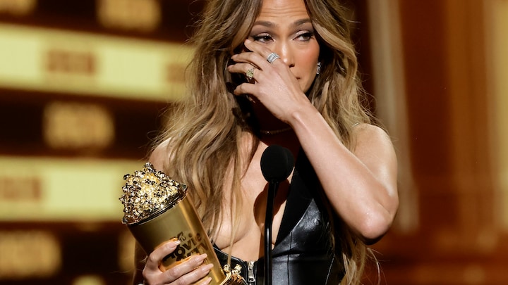 J.Lo. nam met 'Oscar-speech' MTV Generation Award in ontvangst
