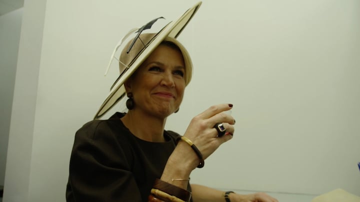 Koningin Máxima vindt Surinaamse frisdrank niet te pruimen: 'Te zoet'