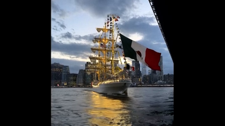 In beeld: fatale botsing tallship tegen Brooklyn Bridge