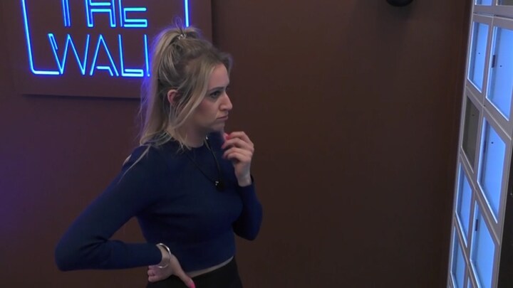 Jolien wordt verrast door Bart
