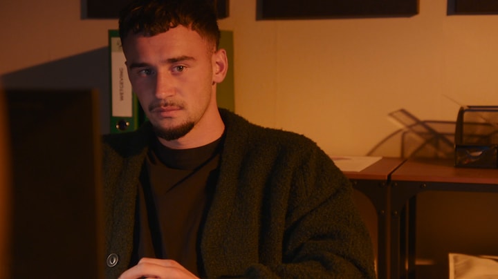 GTST: Luuk betrapt Troj bij Jurre op kantoor