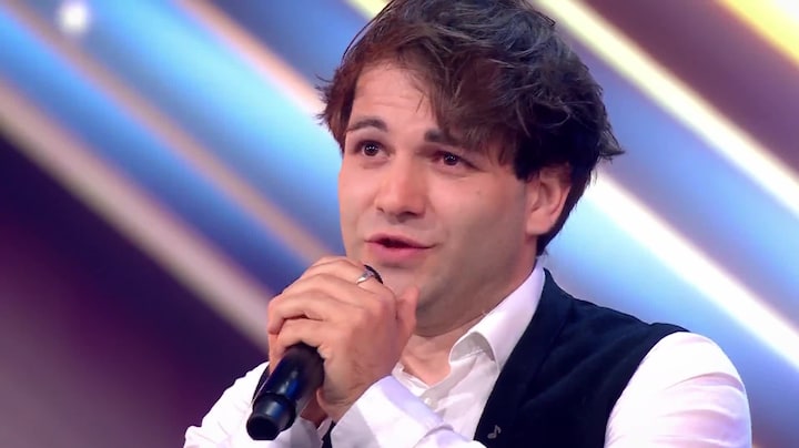Arthur zingt zich naar volgende ronde met Andrea Bocelli-nummer