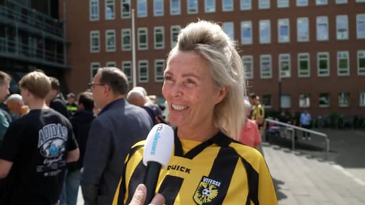 Vitesse-supporters massaal bij kort geding: 'Traantje gelaten, je blijft hopen' 