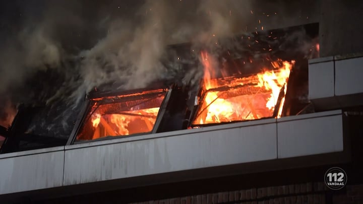 Mensen vluchten voor brand na explosie Rotterdam