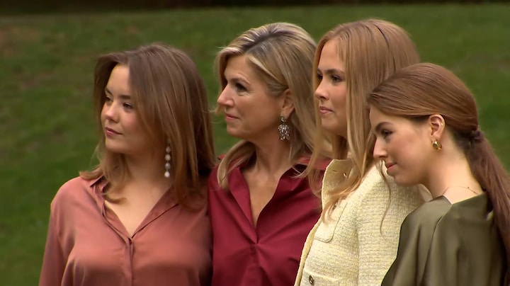 Vrolijkheid spat ervan af: Amalia, Alexia en Ariane poseren bij fotosessie