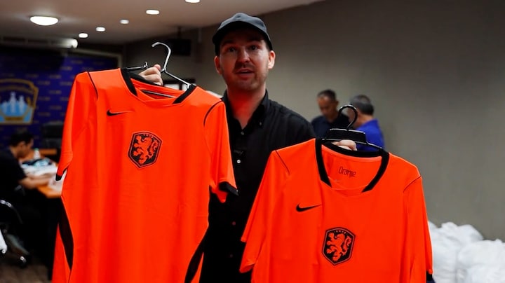 Miljardenbusiness: detectives speuren in Thailand naar neppe voetbalshirts