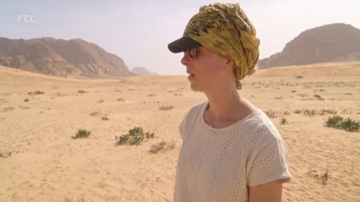 Susan en Thomas compleet verdwaald in woestijn