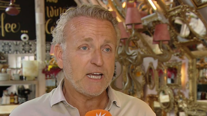 Gordon deelt gouden tips aan reizigers op Schiphol