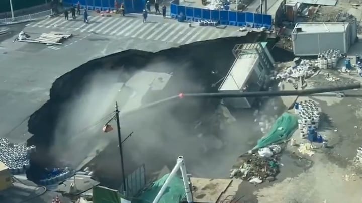 Enorm sinkhole in China na lek bij werkzaamheden