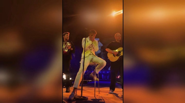 Mart Hoogkamer trillend van podium na grootste concert van zijn leven