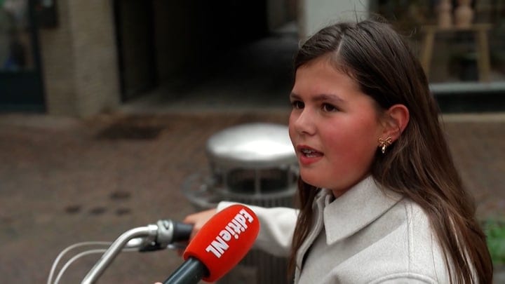 Tieners die een uitgebreide skincare gebruiken door TikTok: 'Absoluut niet nodig'