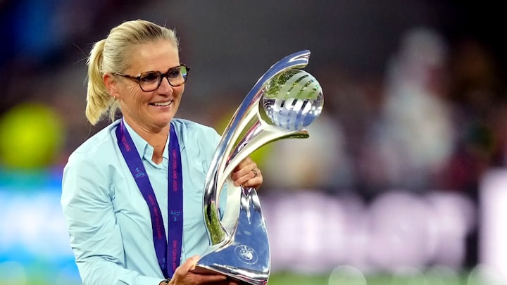 Sarina Wiegman is 'koningin van het Engelse voetbal' na derde EK winst