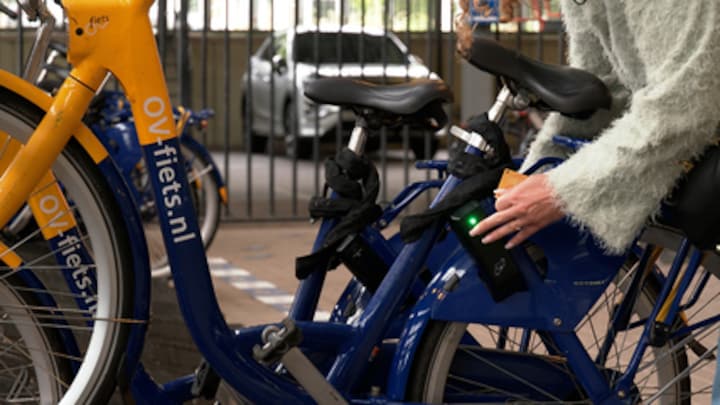 Veel onterechte boetes voor OV-fietsen: zo zet je 'm goed op slot