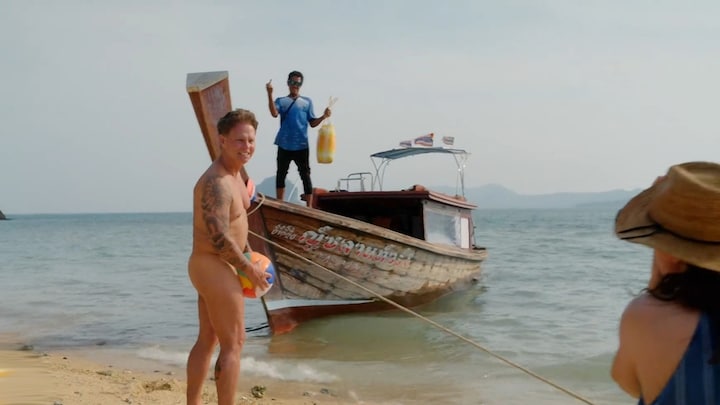 Danny de Munk en zijn 'kleine garnaaltje' poedelnaakt in Het Perfecte Plaatje Op Reis