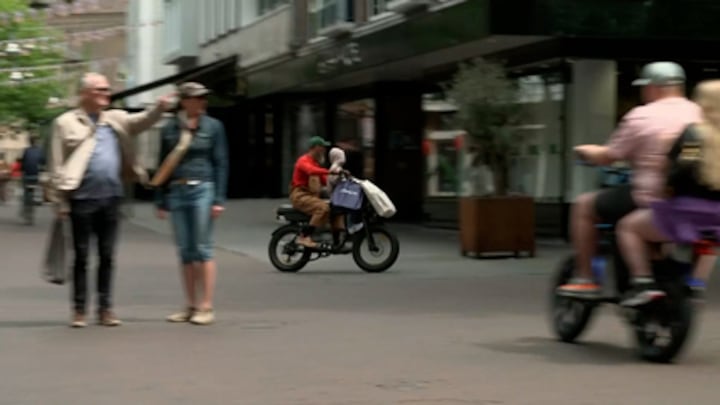 Enschede gaat fatbikes in het centrum verbieden: 'Die krengen zijn opgevoerd'