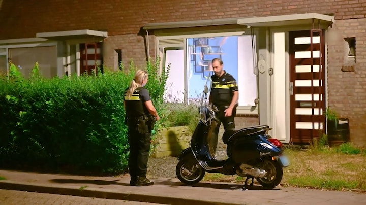 Vrouw in Veldhoven staat oog in oog met twee overvallers