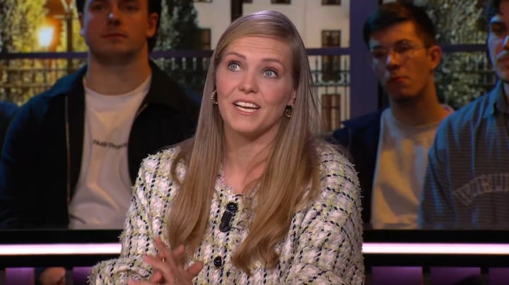 Hoeveel invloed heeft prinses  Beatrix nog binnen het koningshuis?