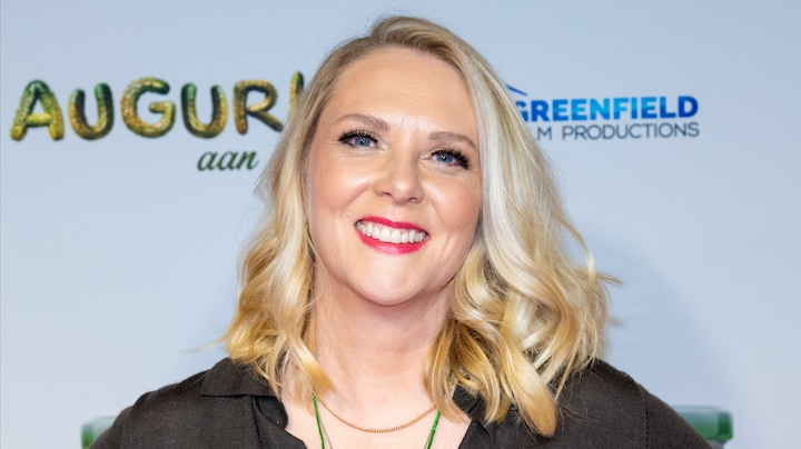 Jelka van Houten verrast mede-kandidaten met spontane souvenir in Het Perfecte Plaatje