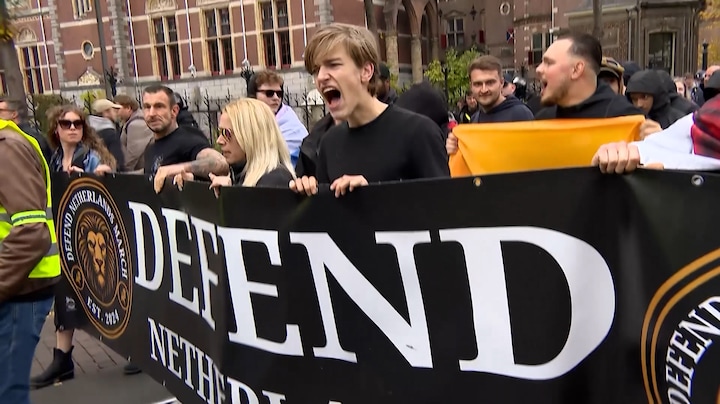 Extreemrechtse groepen achter azc-protesten: 'Bewust op escalatie gericht'