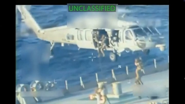 In beeld: Amerikanen leggen beslag op olietanker bij Venezuela