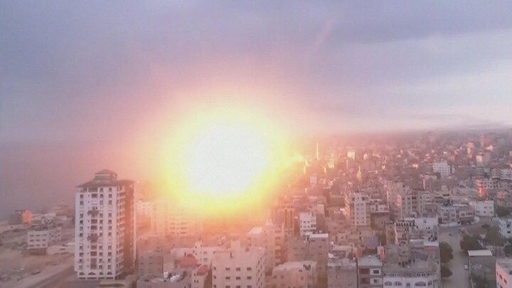 In beeld: Israël slaat terug en bombardeert Gazastrook