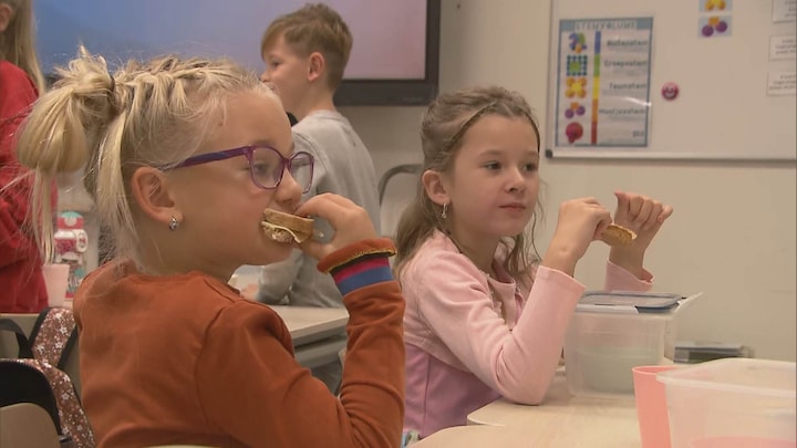 Met schoollunch en bewegen scoren kinderen hoger cijfer