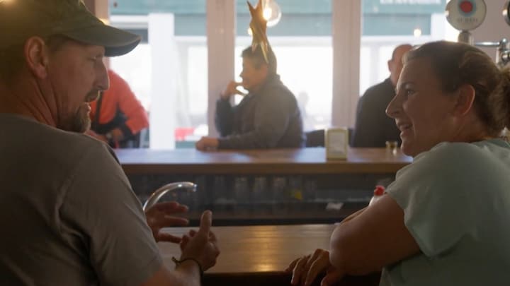 Familie Jelies bemoeit zich met trouwplannen van hun dochter: 'Ze moet met een Urker'