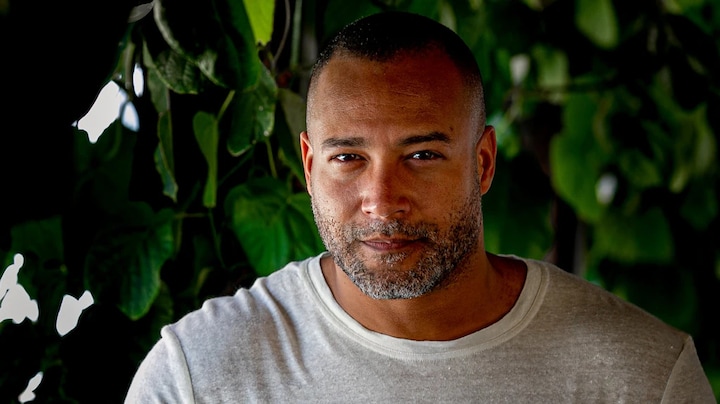 GTST-acteur Everon Jackson Hooi showt vol trots nieuwe woning: 'Wat een uitzicht'