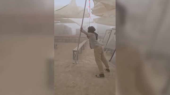 Beelden van zandstorm over Burning Man, festivalgangers zwaar getroffen