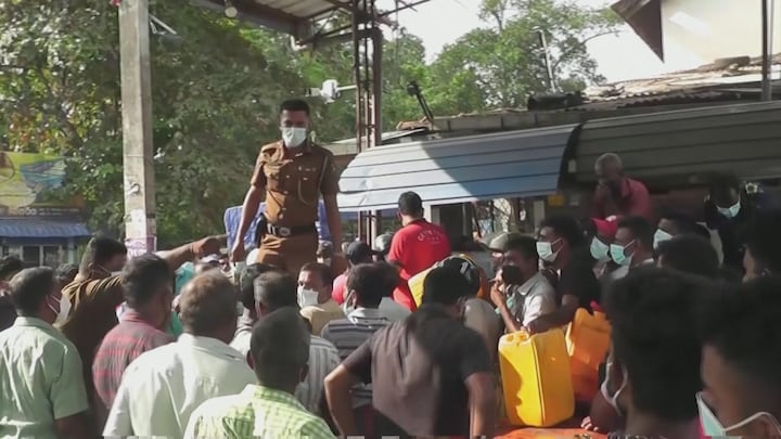 Massale protesten in Sri Lanka door enorm tekort voedsel en medicijnen
