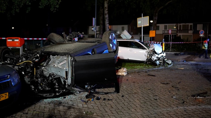 Ravage in Waalwijkse straat na autocrash