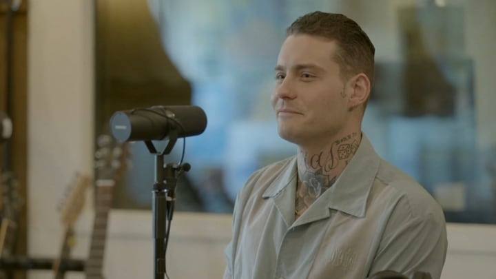 Douwe Bob openhartig over drankverslaving in nieuwe docuserie