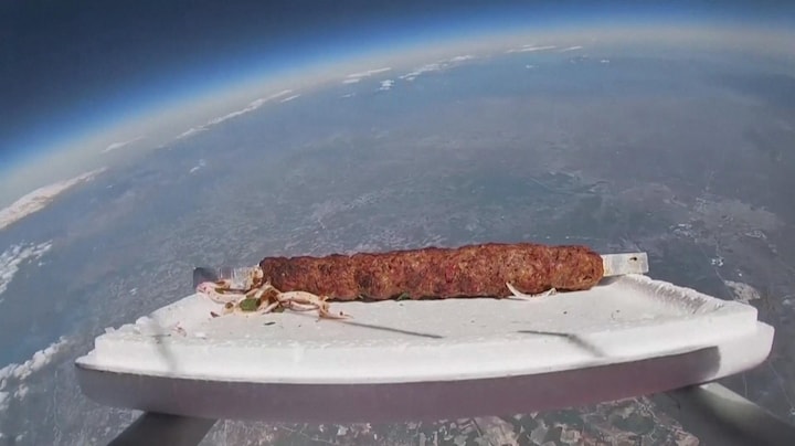 Stuk kebab op ruimtereis gestuurd vanuit Turkije
