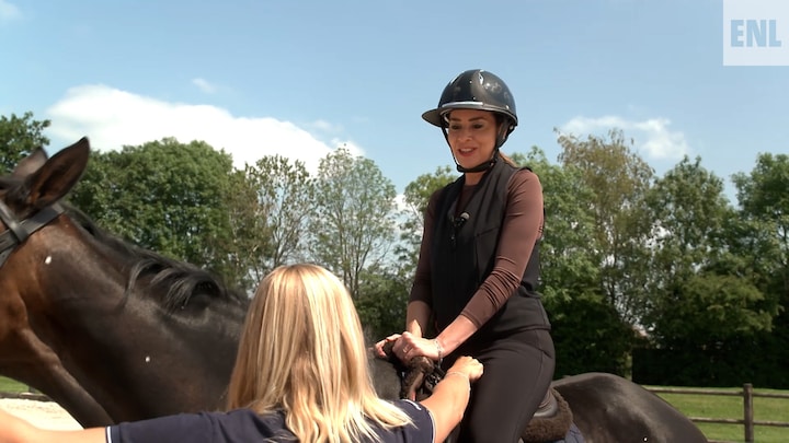 Amalia breekt arm bij val van paard: zo blijf jij wel veilig in het zadel