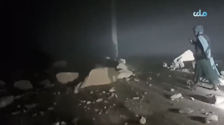 Dodelijke aardbeving treft noorden Afghanistan: 'Lichamen uit puin gehaald' 